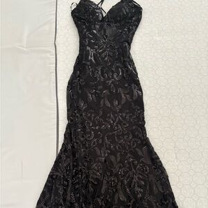 Elegant Black Lace Evening Gown